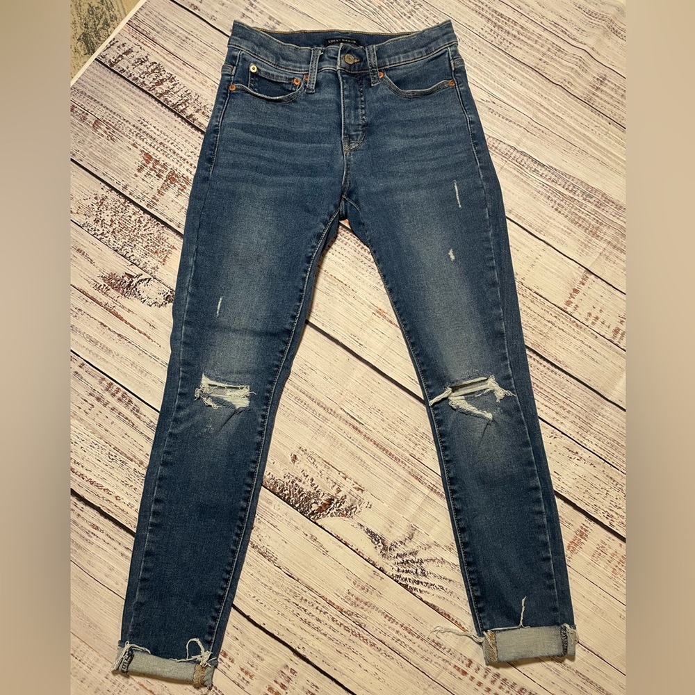 Lucky Brand Ava mid rise skinny. Size 28R.
